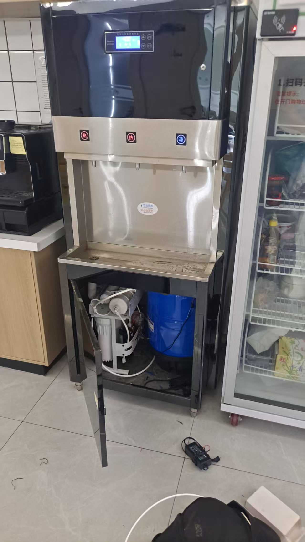 净水器维修电话.jpg